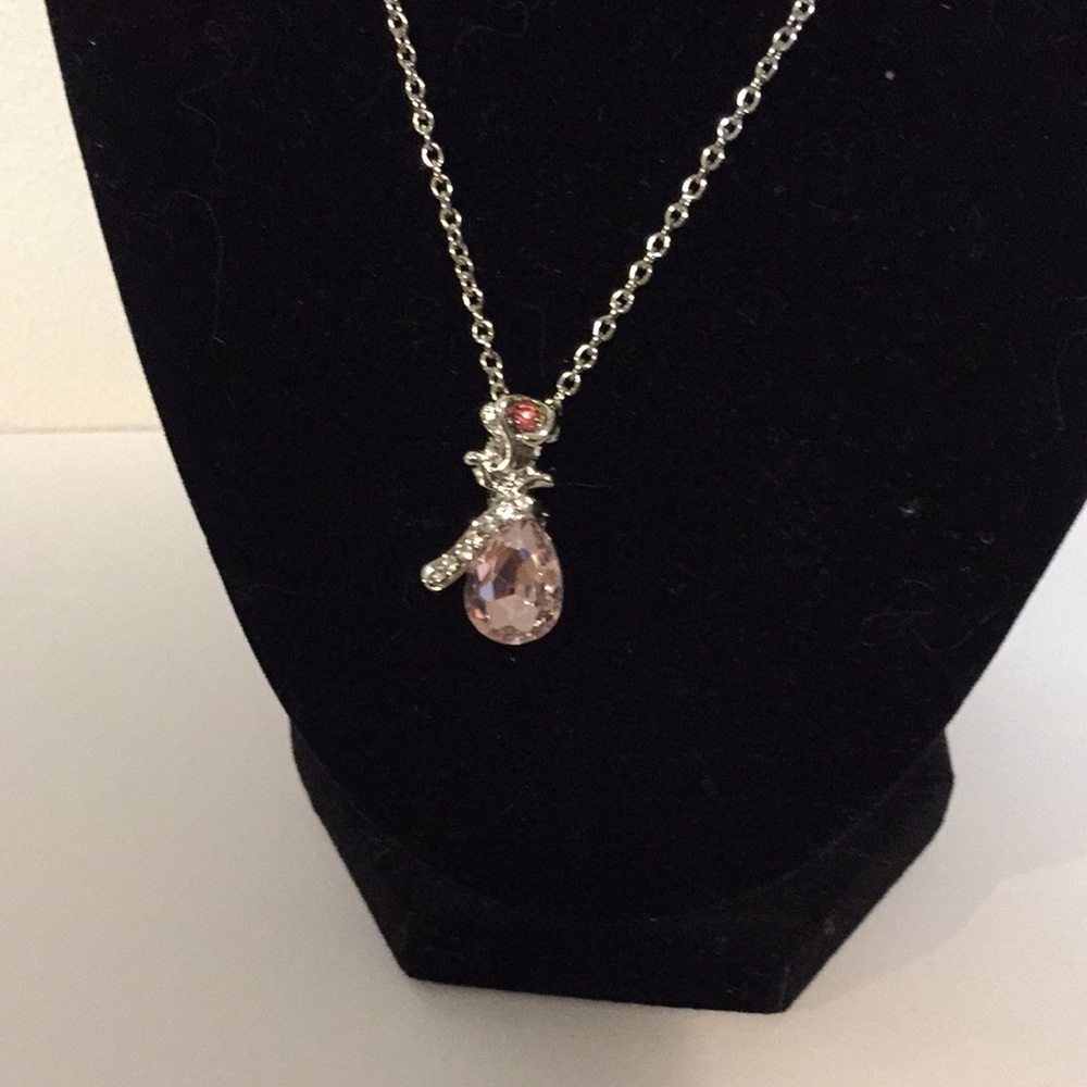 Pretty in pink necklace NEW 20” long